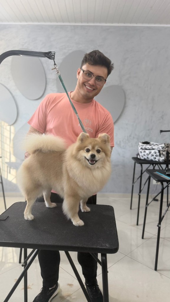 Victor Hugo Monteiro — Fundador da MiauDog | Tosador e profissional de estética animal